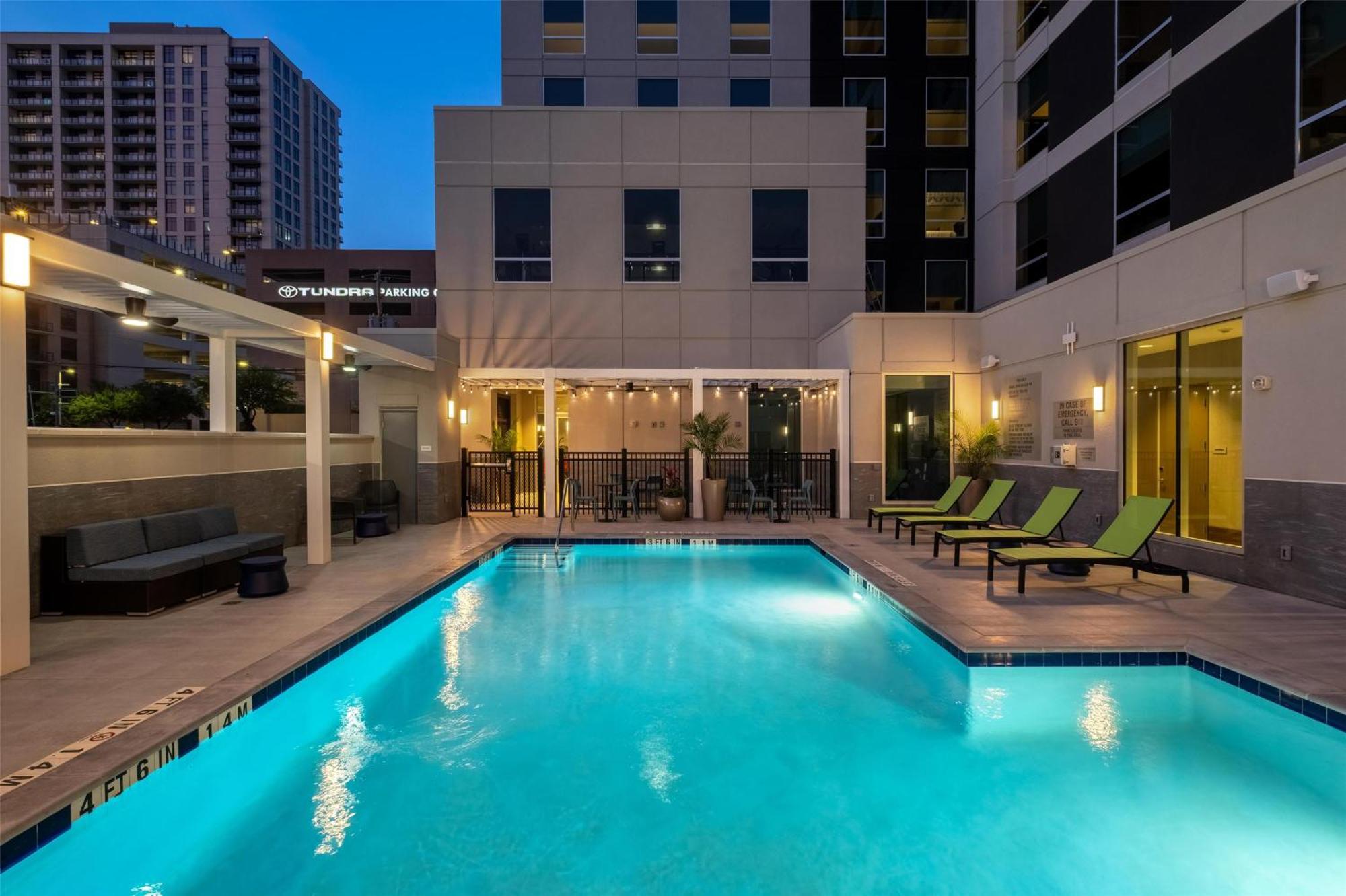 Home2 Suites By Hilton Houston Downtown Convention Center Екстер'єр фото